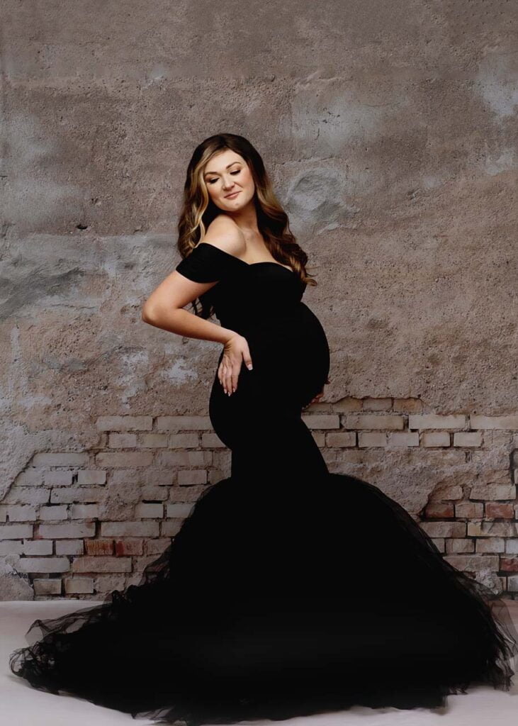 studio maternity glam